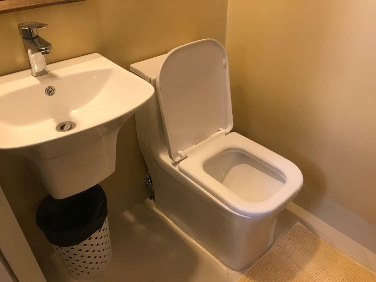 Babylon Oslob Coast Guesthouse Экстерьер фото